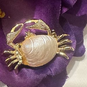 Vintage gold-tone Crab Brooch with Shell Body and Rhinestones